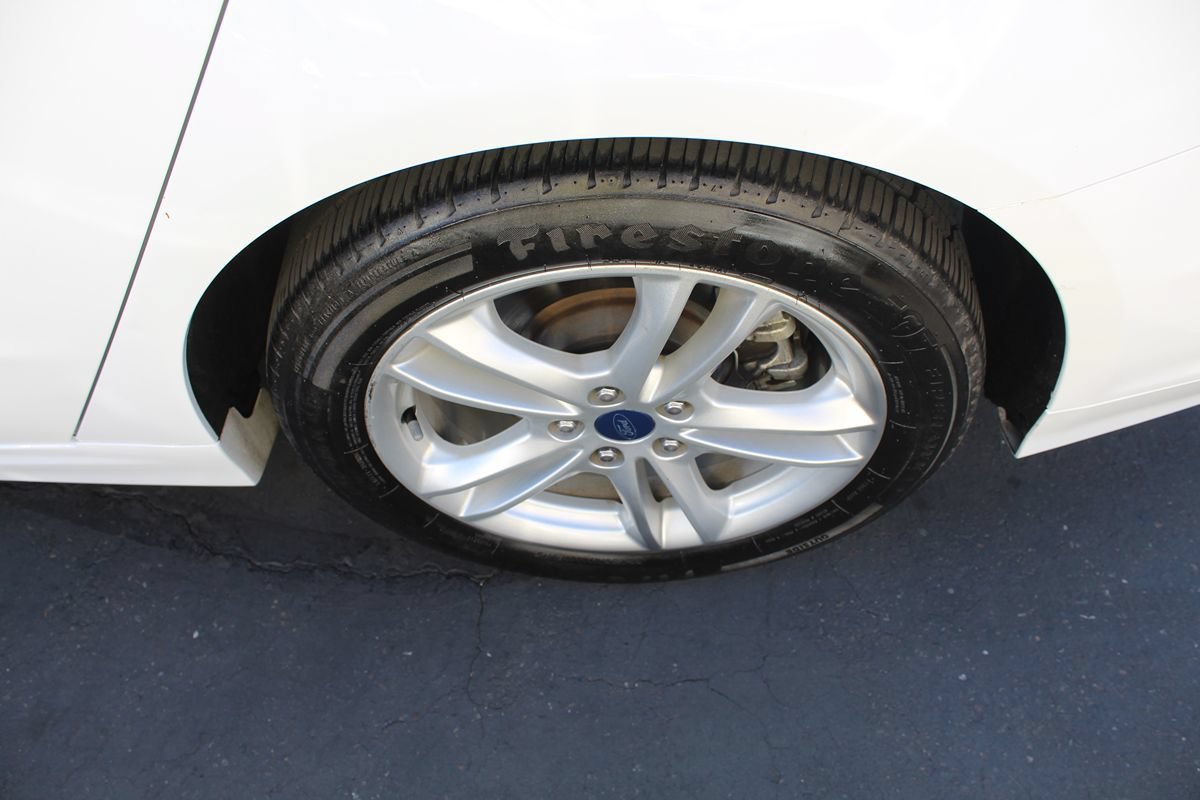 Used 2018 Ford Fusion SE FWD image 12