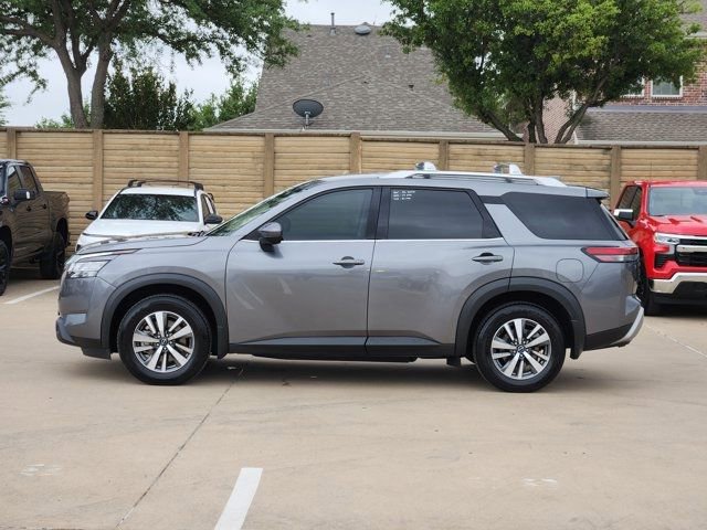 Used 2024 Nissan Pathfinder SL w/ Cargo Package image 13