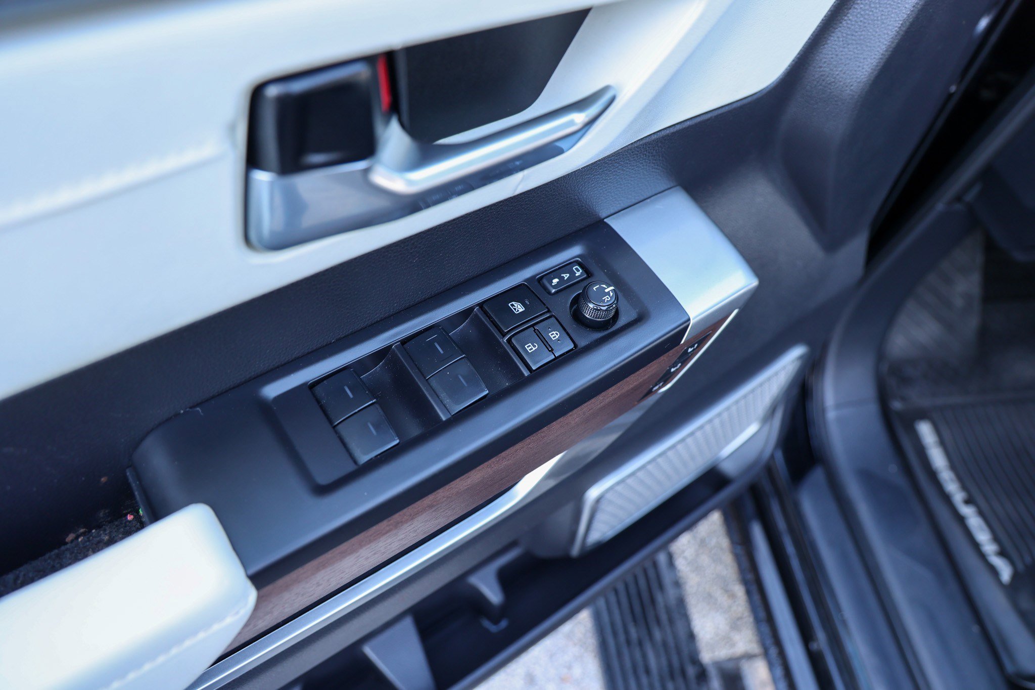 Used 2023 Toyota Sequoia Capstone image 34