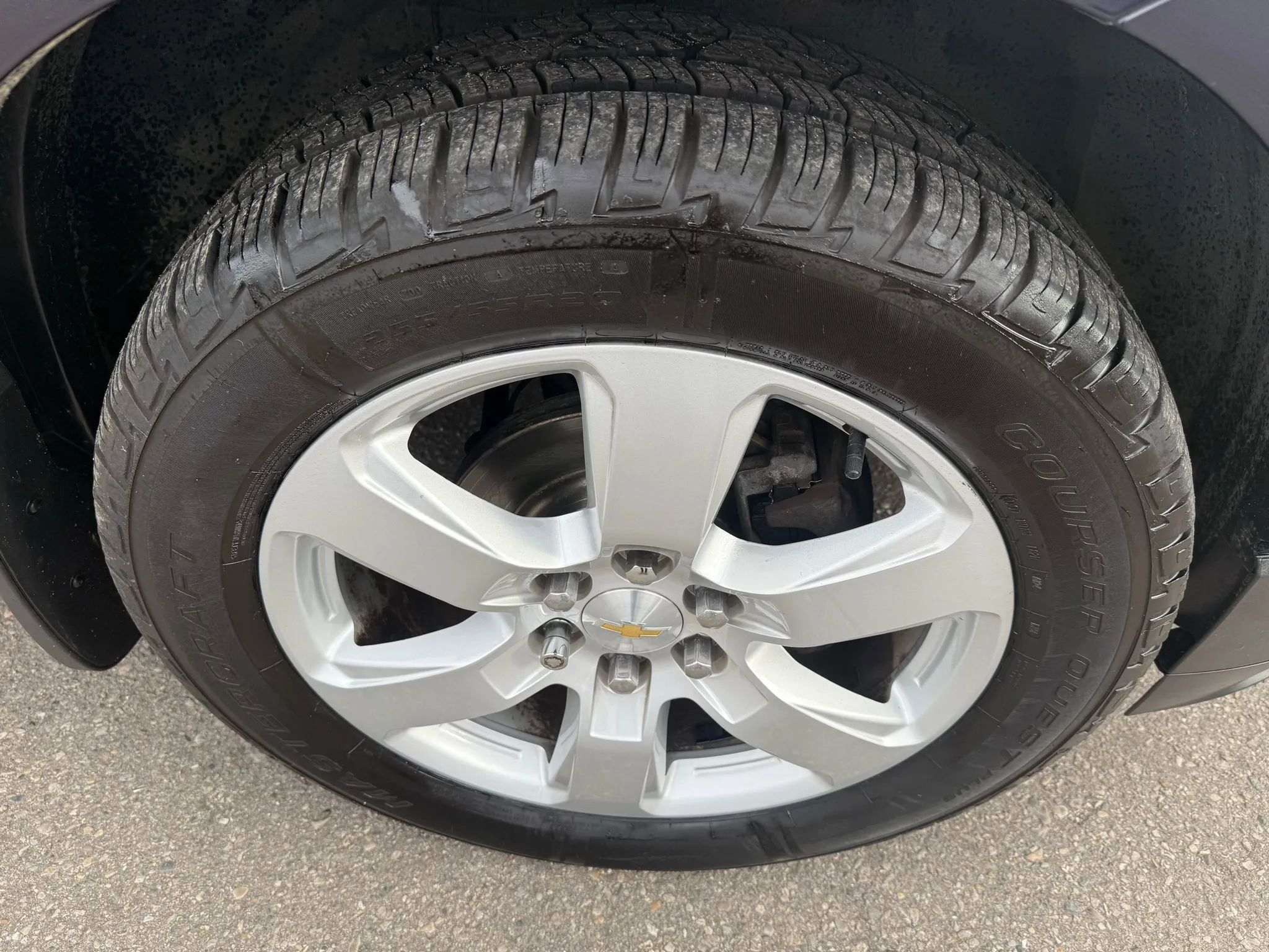 Used 2017 Chevrolet Traverse LT w/ Style and Technology Package image 12