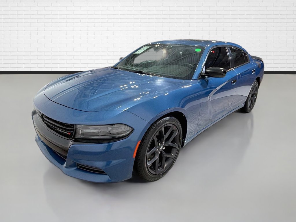 Used 2020 Dodge Charger SXT w/ Blacktop Package RWD image 5