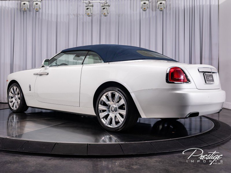 Used 2016 Rolls-Royce Dawn image 13