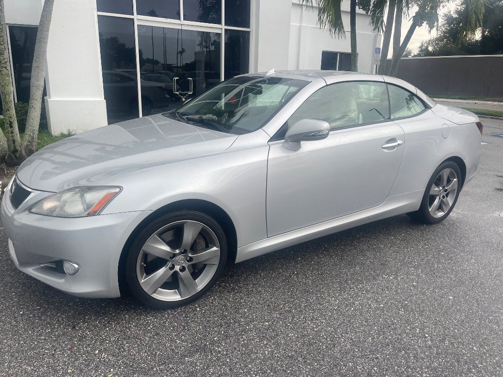 Used 2010 Lexus IS 350C RWD image 5