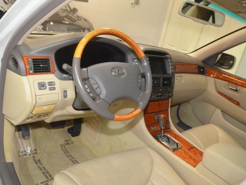 Used 2005 Lexus LS 430 RWD image 19
