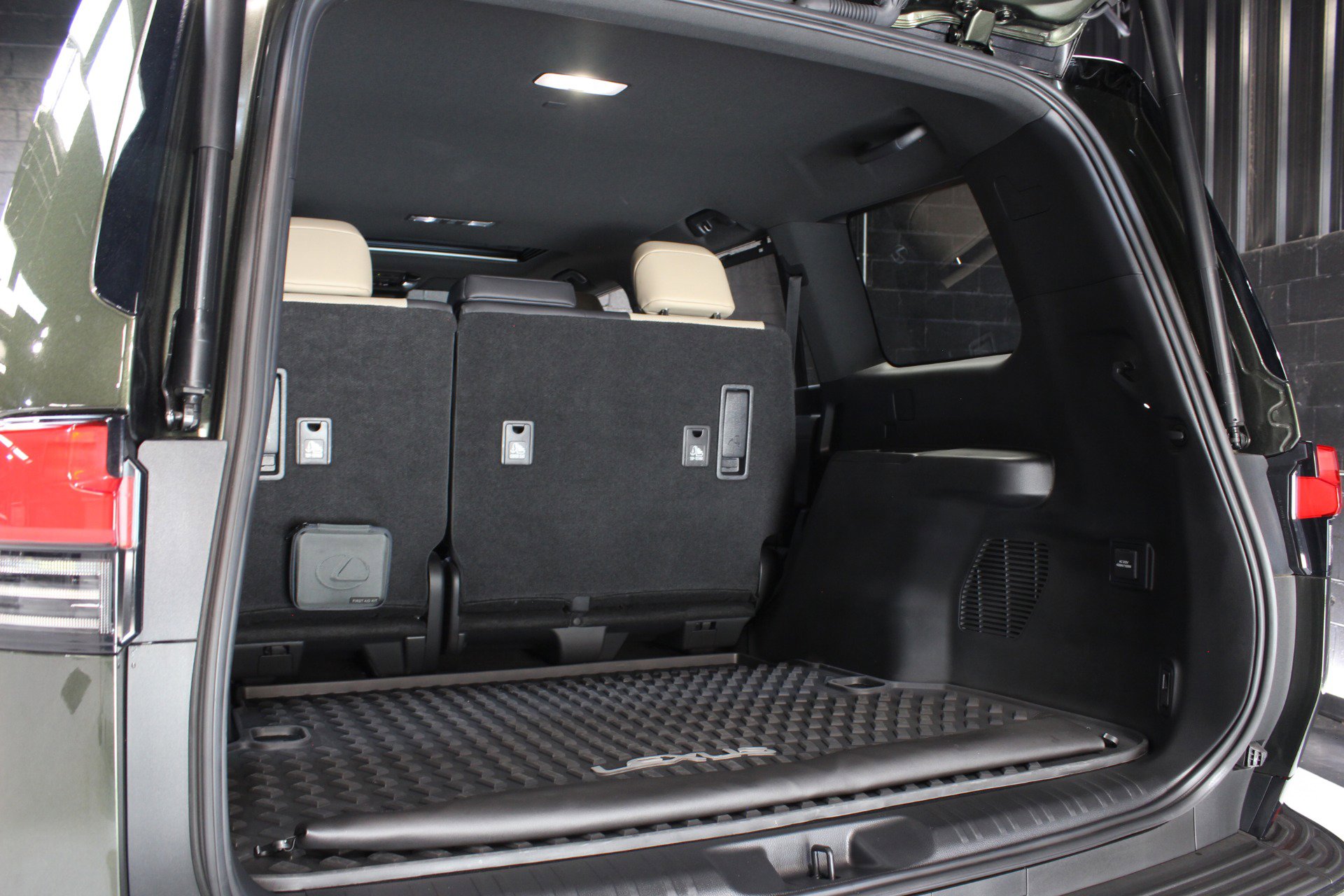 Used 2024 Lexus GX 550 image 73