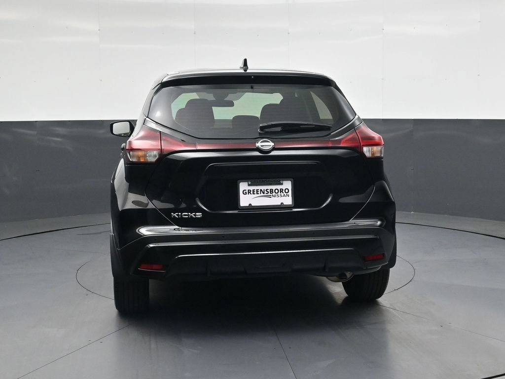 Certified 2025 Nissan Kicks Play S FWD image 8