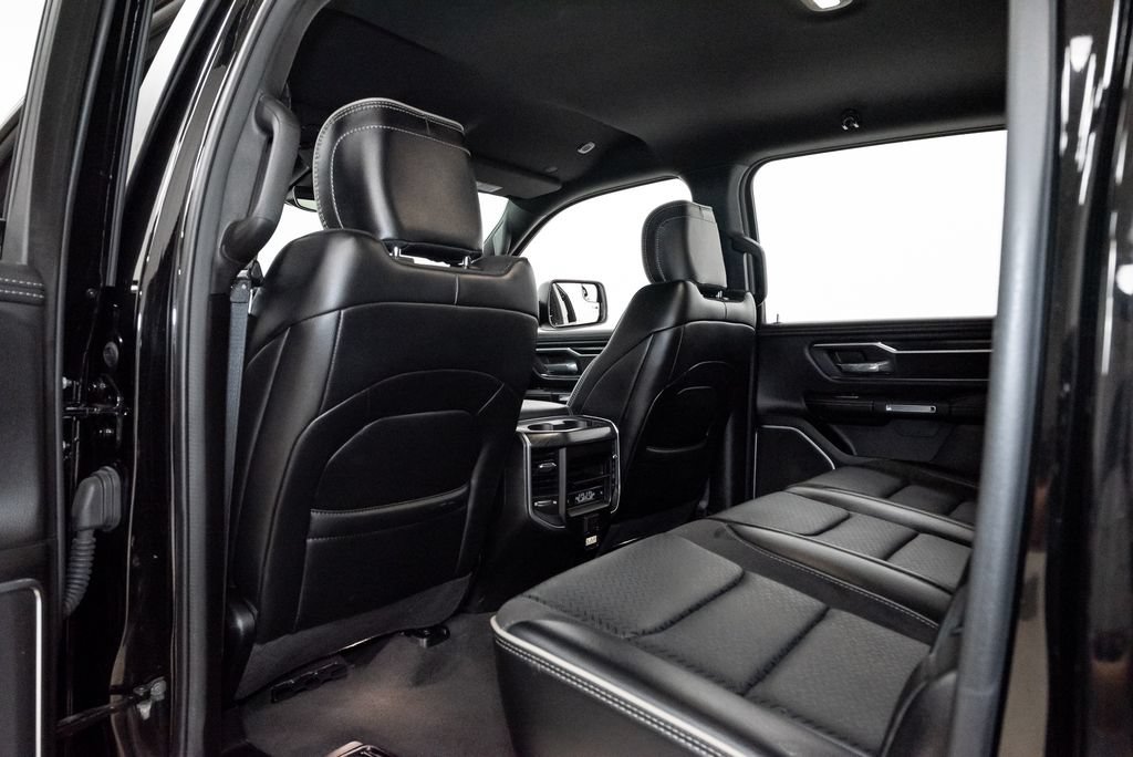 Used 2024 RAM 1500 Laramie AWD/4WD image 23