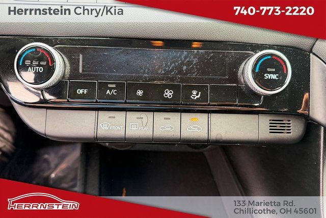 Used 2024 Hyundai Elantra SEL image 18