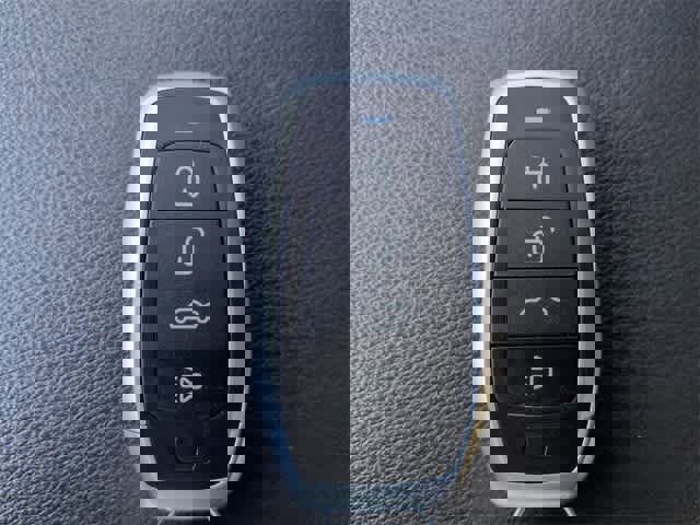 Used 2021 Hyundai Kona Limited w/ Cargo Package image 37