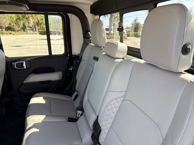 Used 2023 Jeep Gladiator Overland image 11