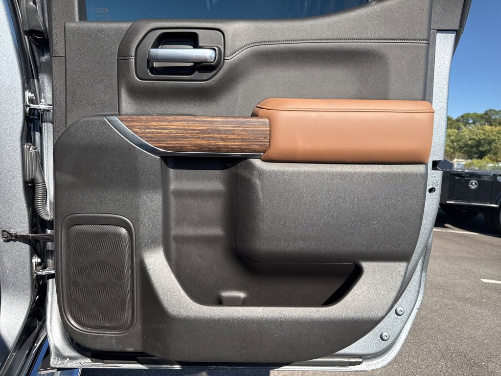 Used 2019 Chevrolet Silverado 1500 High Country w/ High Country Premium Package image 18