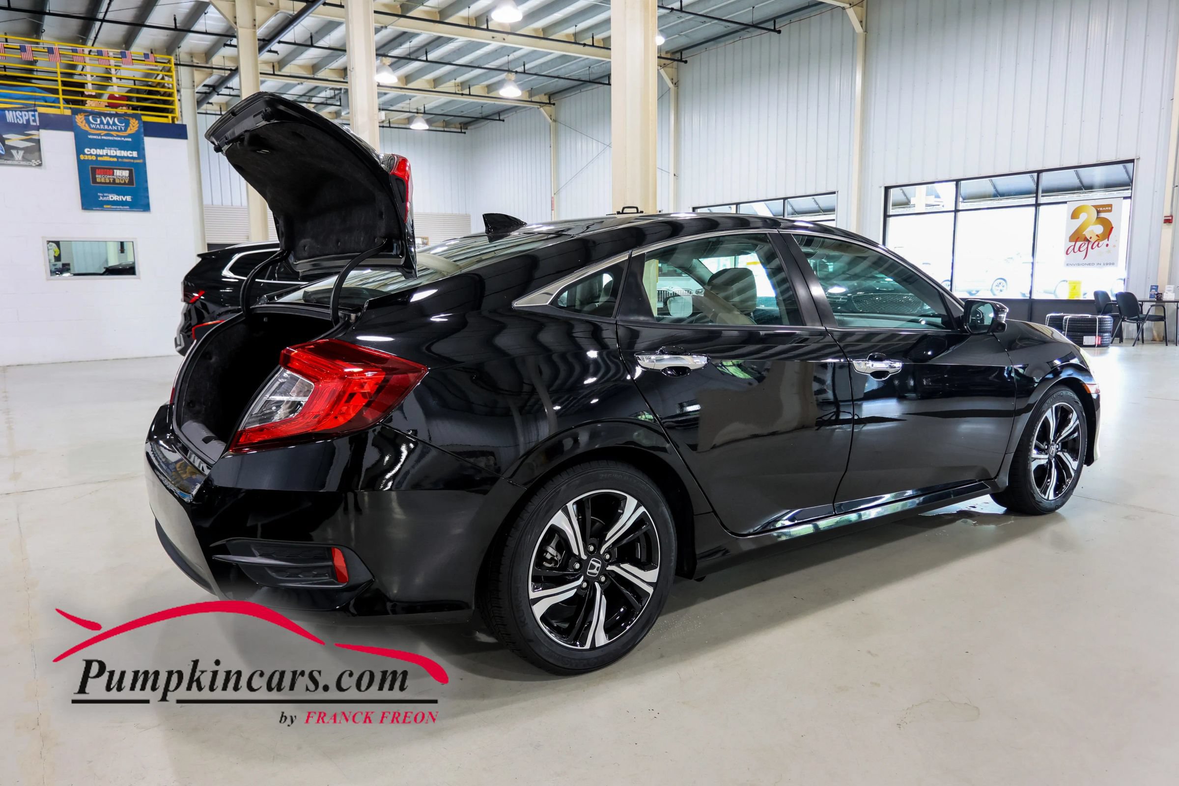 Used 2017 Honda Civic Touring image 11
