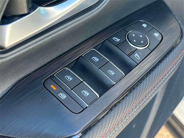 Used 2025 Nissan Kicks SR image 19