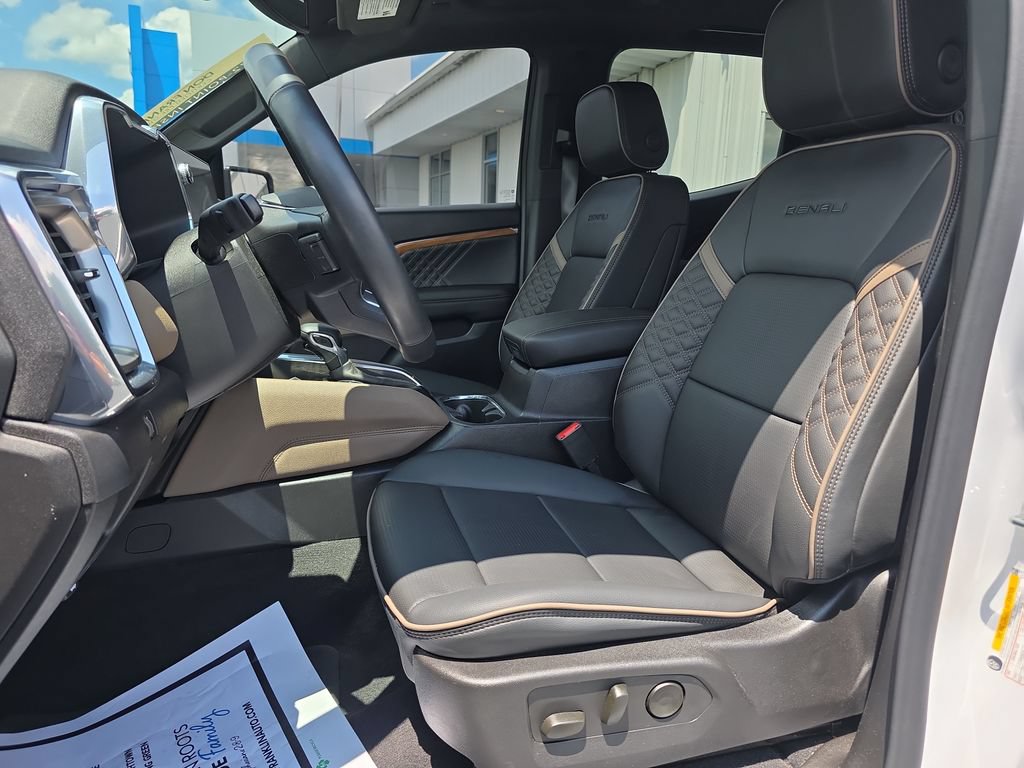 Used 2026 GMC Canyon Denali AWD/4WD image 12