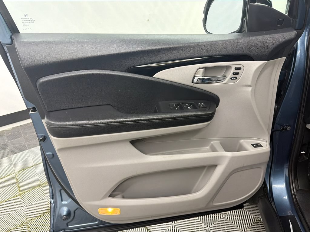 Used 2020 Honda Pilot Touring image 11