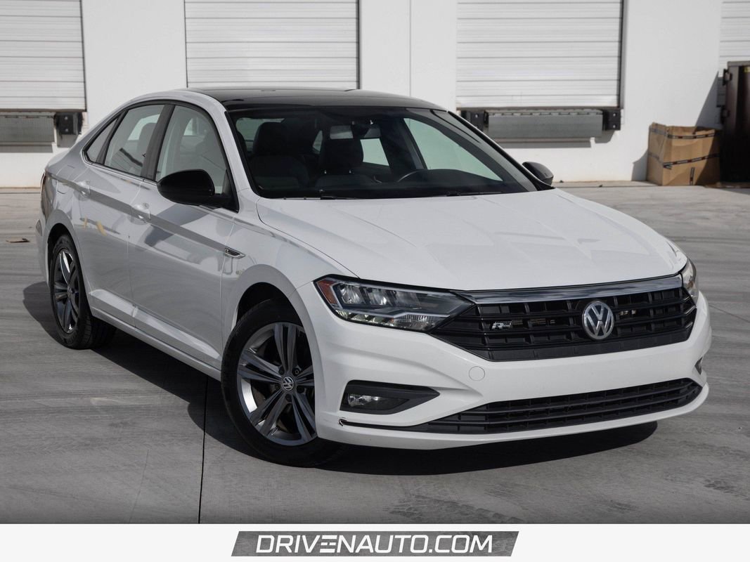 Used 2021 Volkswagen Jetta R-Line image 1