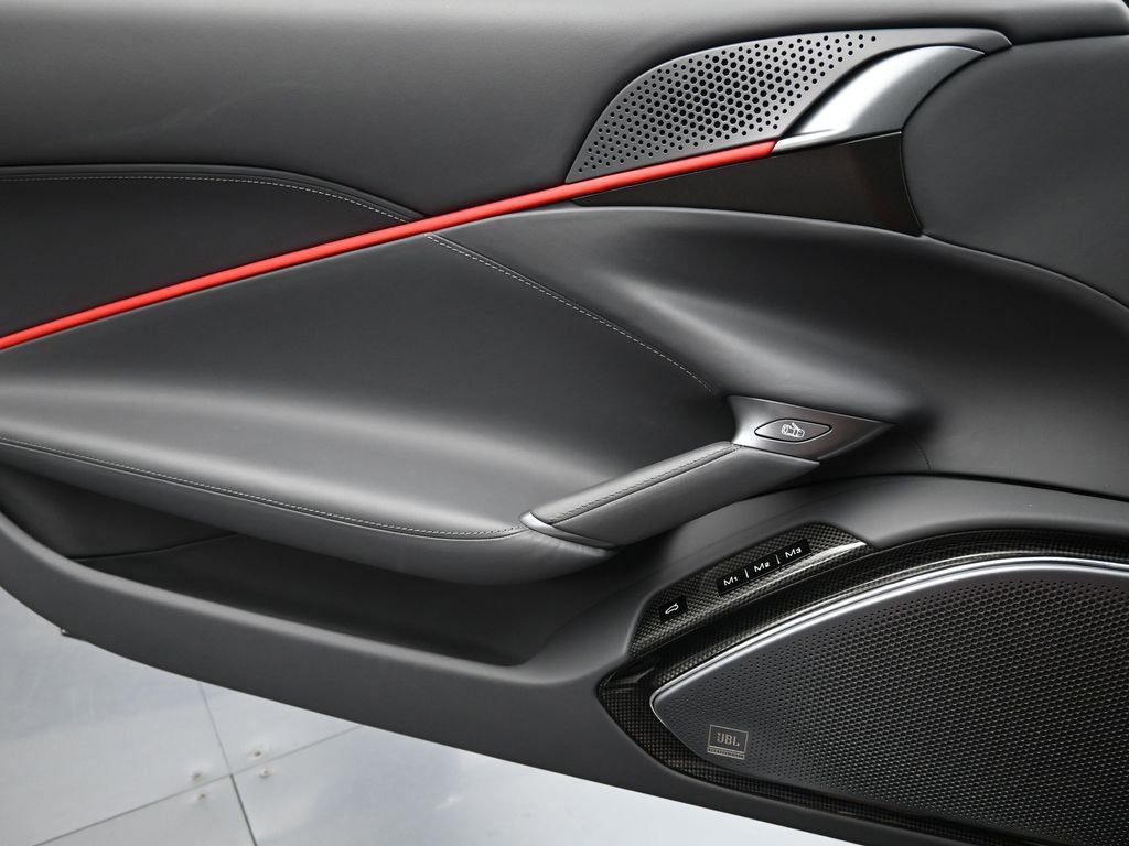 Used 2022 Ferrari Roma RWD image 22