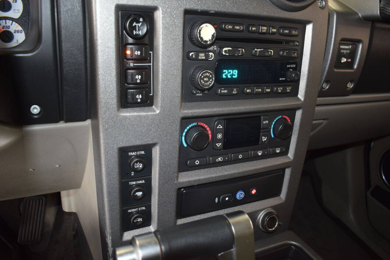 Used 2003 HUMMER H2 w/ Preferred Equipment Group AWD/4WD image 50