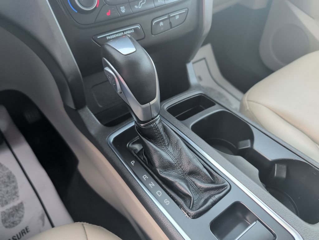 Used 2019 Ford Escape SEL image 16