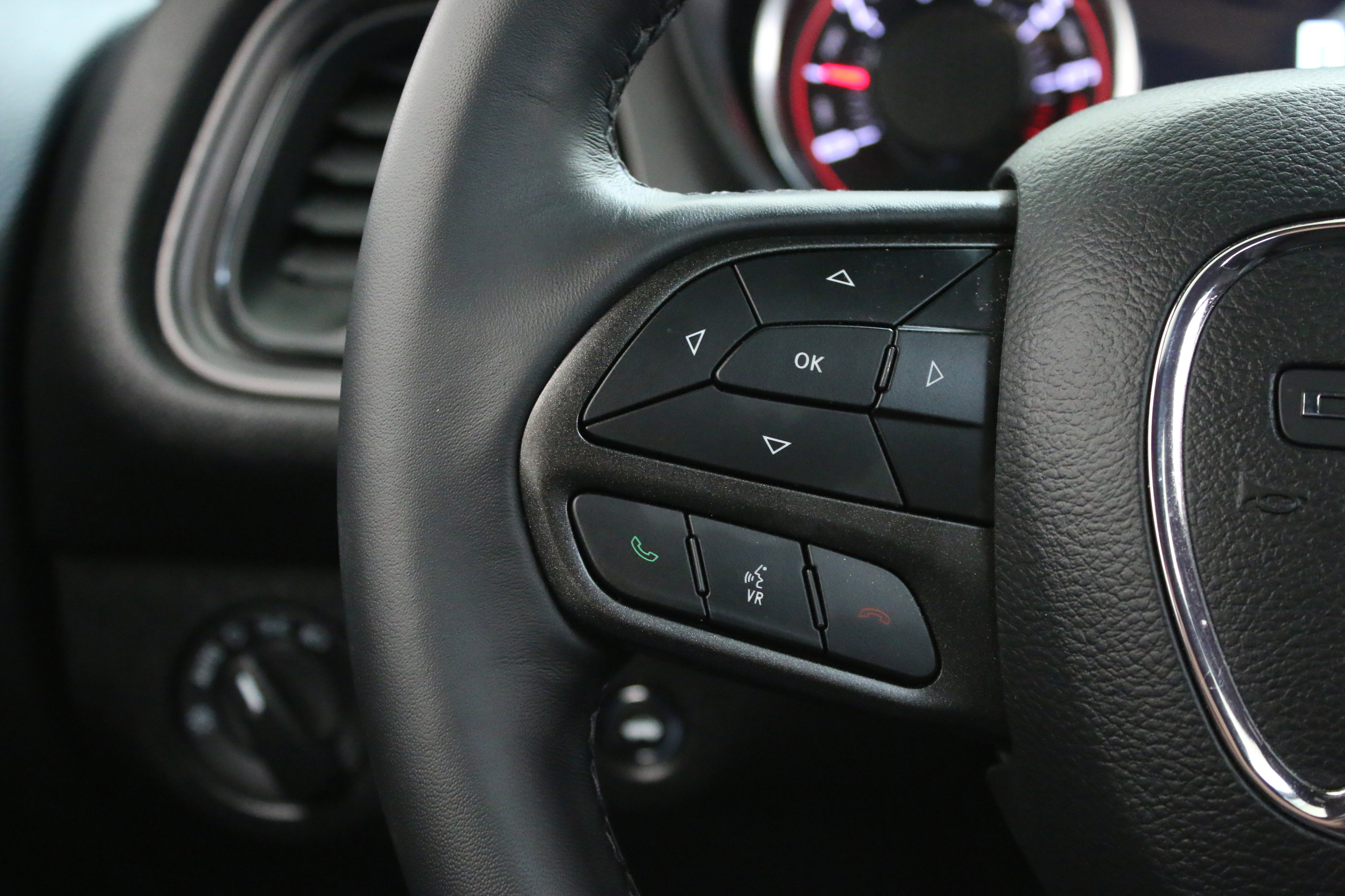 Used 2023 Dodge Challenger SXT image 14