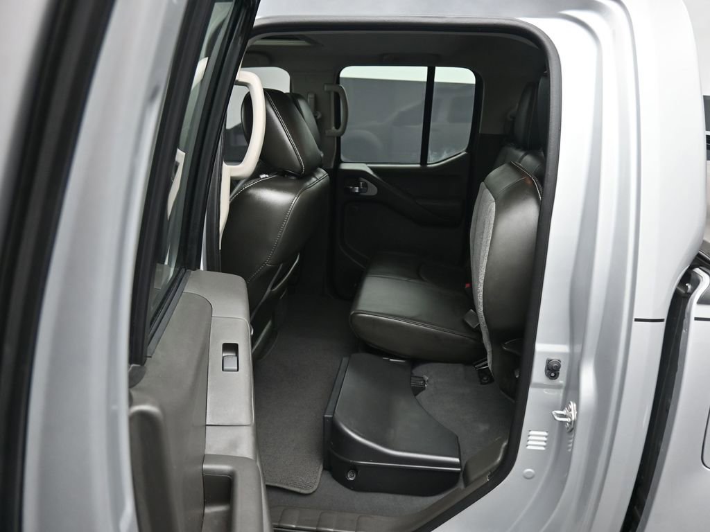 Used 2021 Nissan Frontier PRO-4X w/ Pro-4x Utility Package image 32