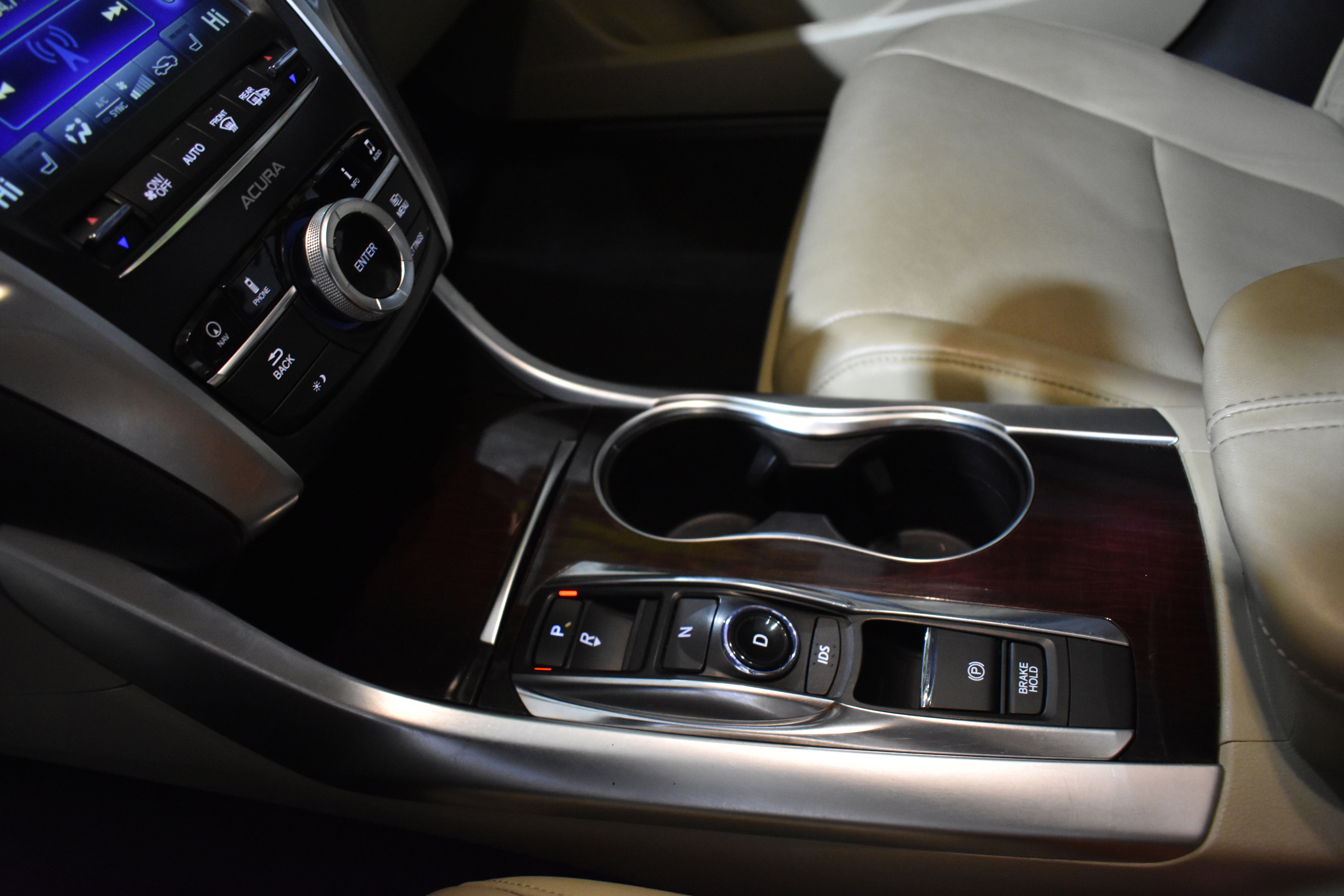 Used 2015 Acura TLX V6 w/ Technology Package image 25