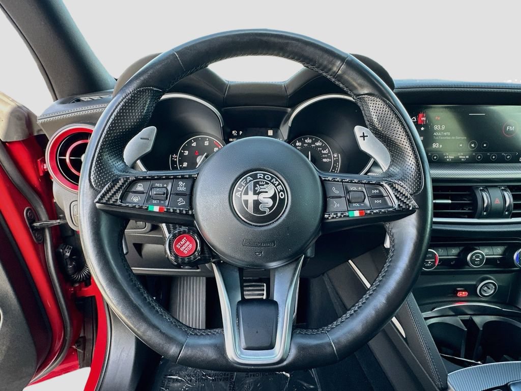 Used 2022 Alfa Romeo Stelvio Veloce AWD/4WD image 11