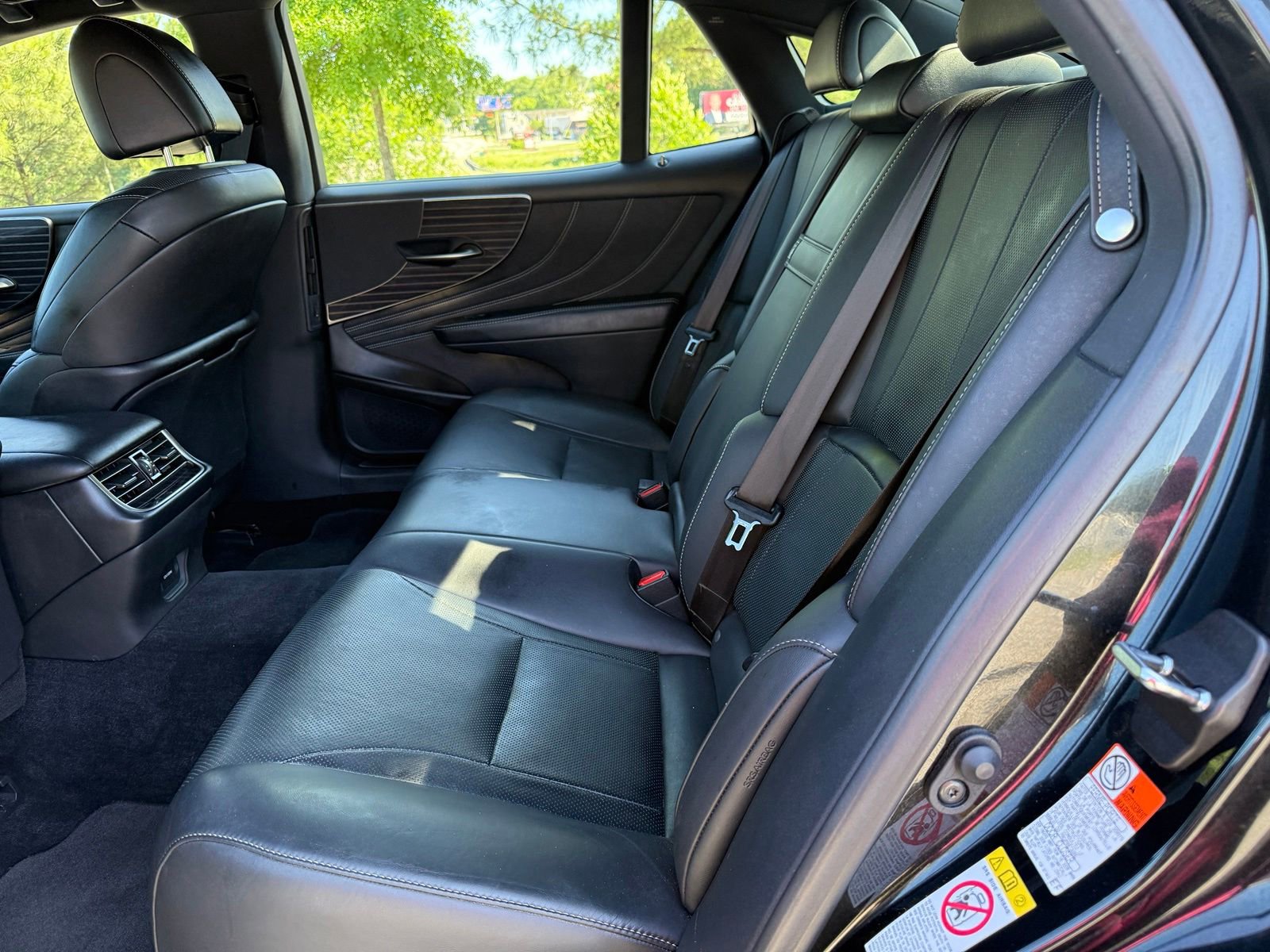 Used 2018 Lexus LS 500 AWD w/ Accessory Package (Z2) image 39