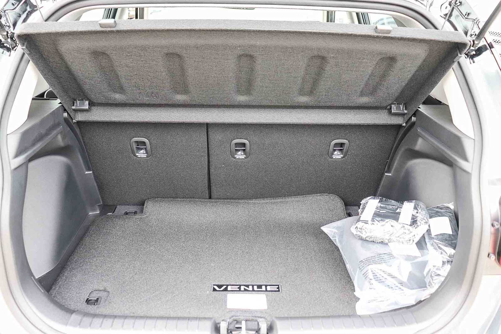 New 2026 Hyundai Venue SEL image 28