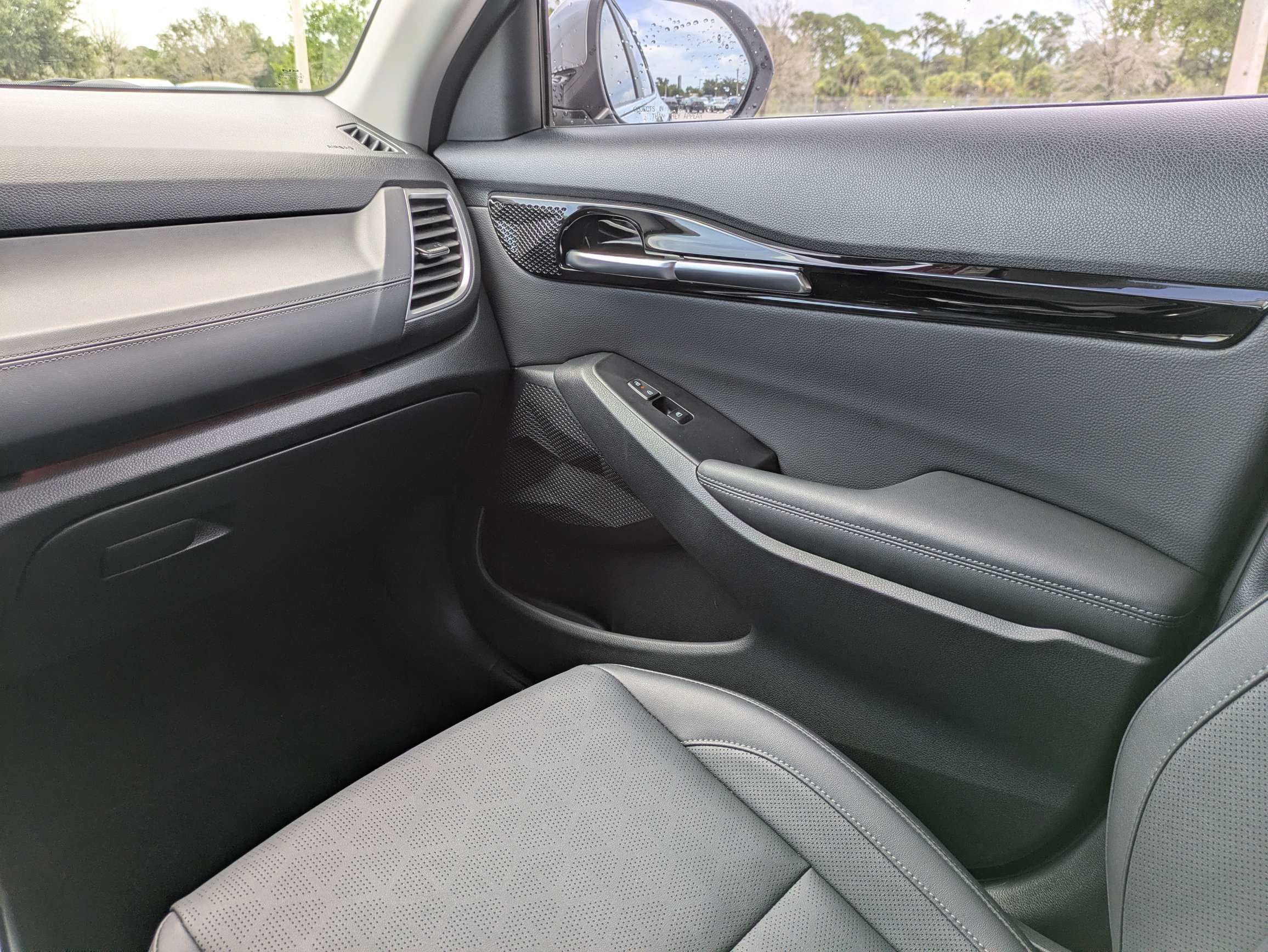 Certified 2024 Kia Seltos EX FWD image 19