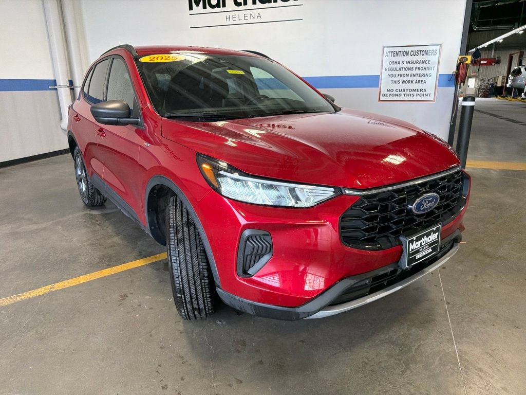 Used 2025 Ford Escape ST-Line AWD/4WD image 3