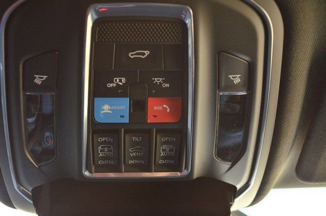 New 2025 Jeep Grand Cherokee Limited w/ Black Appearance Package image 29