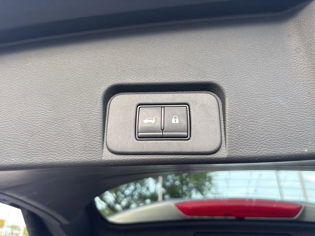 Used 2024 Nissan Rogue SV image 30