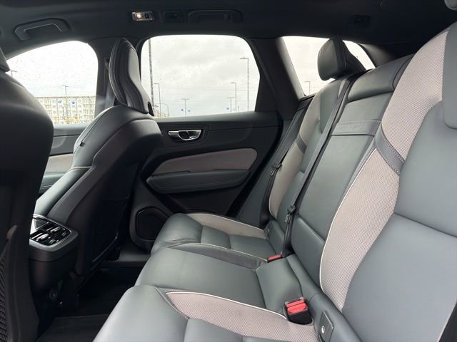 Used 2021 Volvo XC60 T5 R-Design w/ Protection Package Premier image 19
