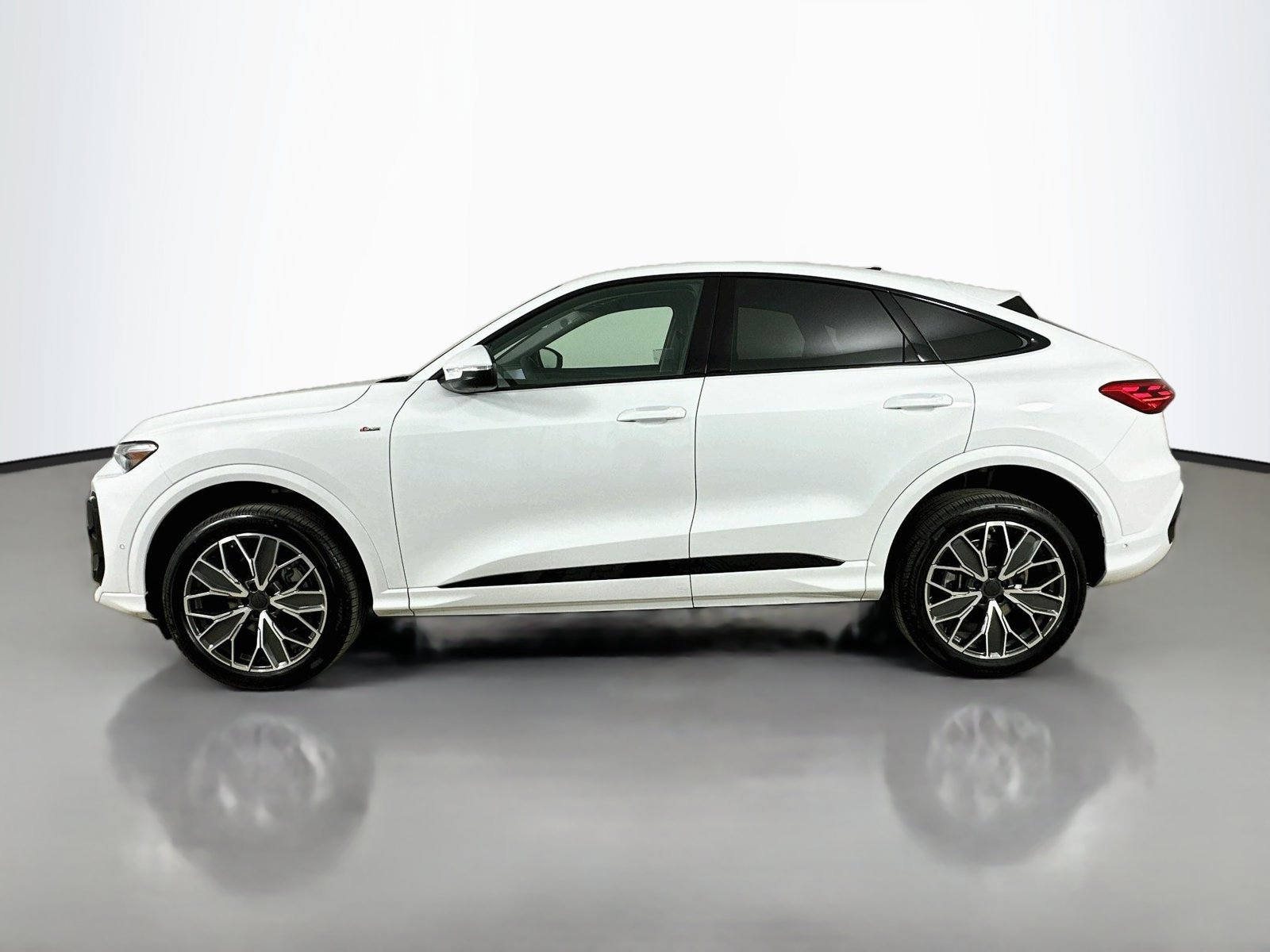 New 2026 Audi Q5 Premium Plus AWD/4WD image 8