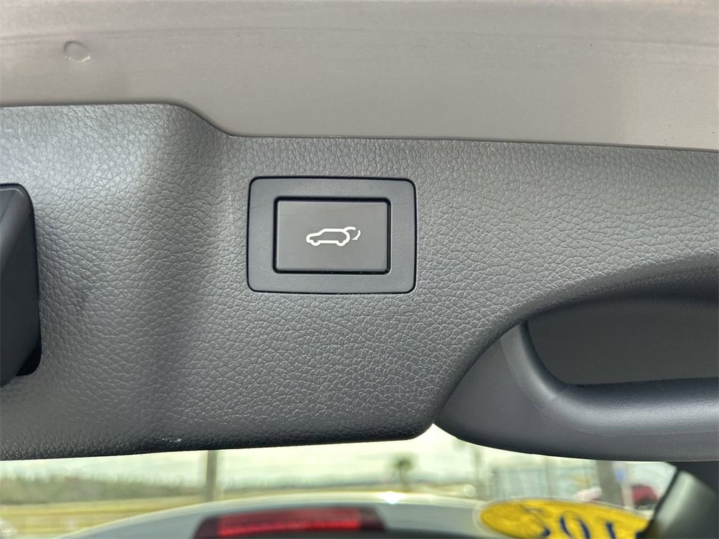 Used 2018 Hyundai Santa Fe Sport w/ 2.4L Tech Package 04 image 18