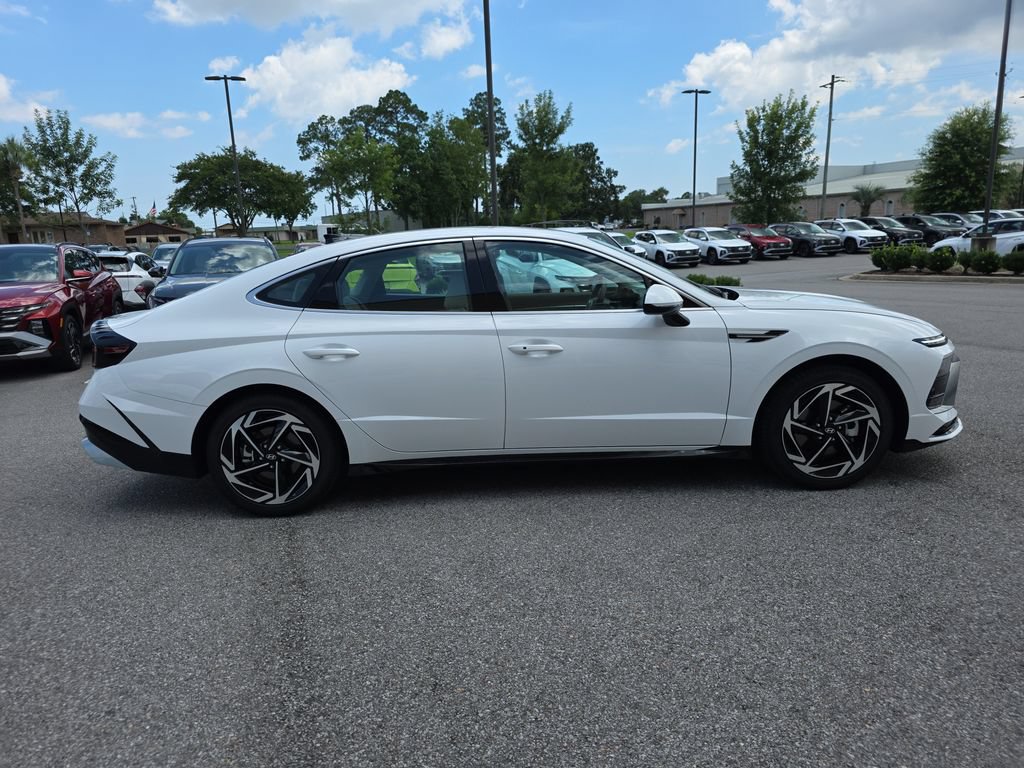 New 2026 Hyundai Sonata SEL FWD image 9