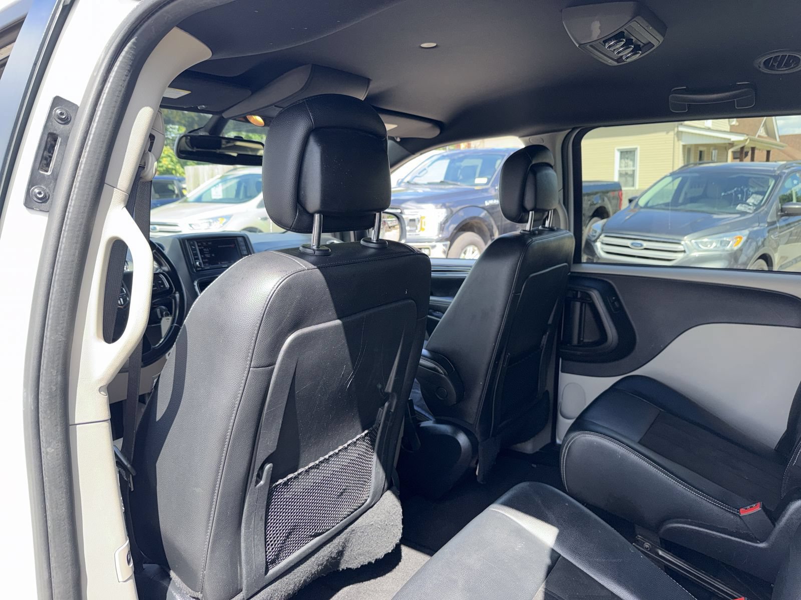 Used 2020 Dodge Grand Caravan SXT FWD image 19