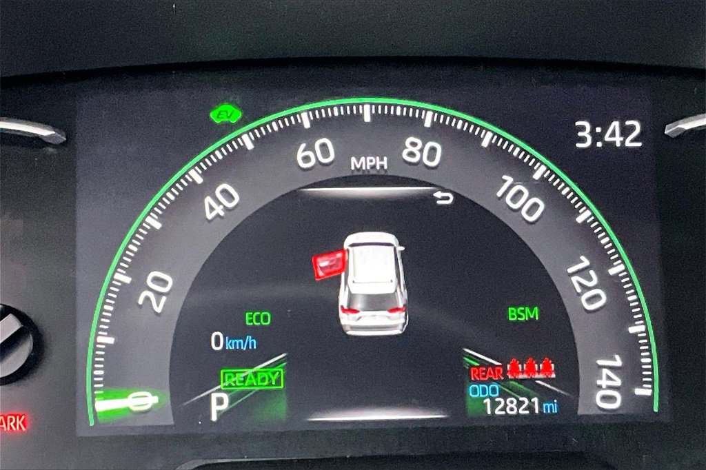 Used 2023 Toyota RAV4 XLE Premium image 2