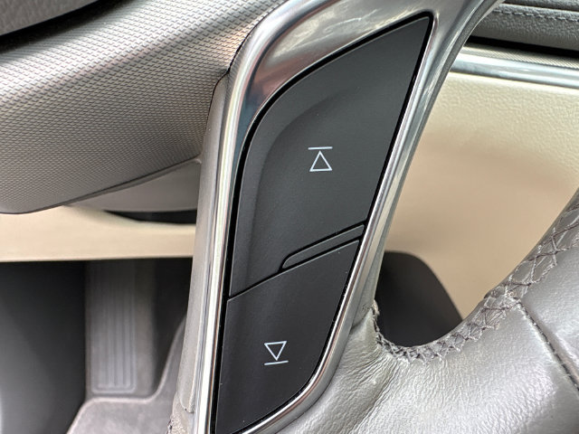 Used 2023 Cadillac XT5 Premium Luxury w/ LPO, Floor Liner Package AWD/4WD image 31