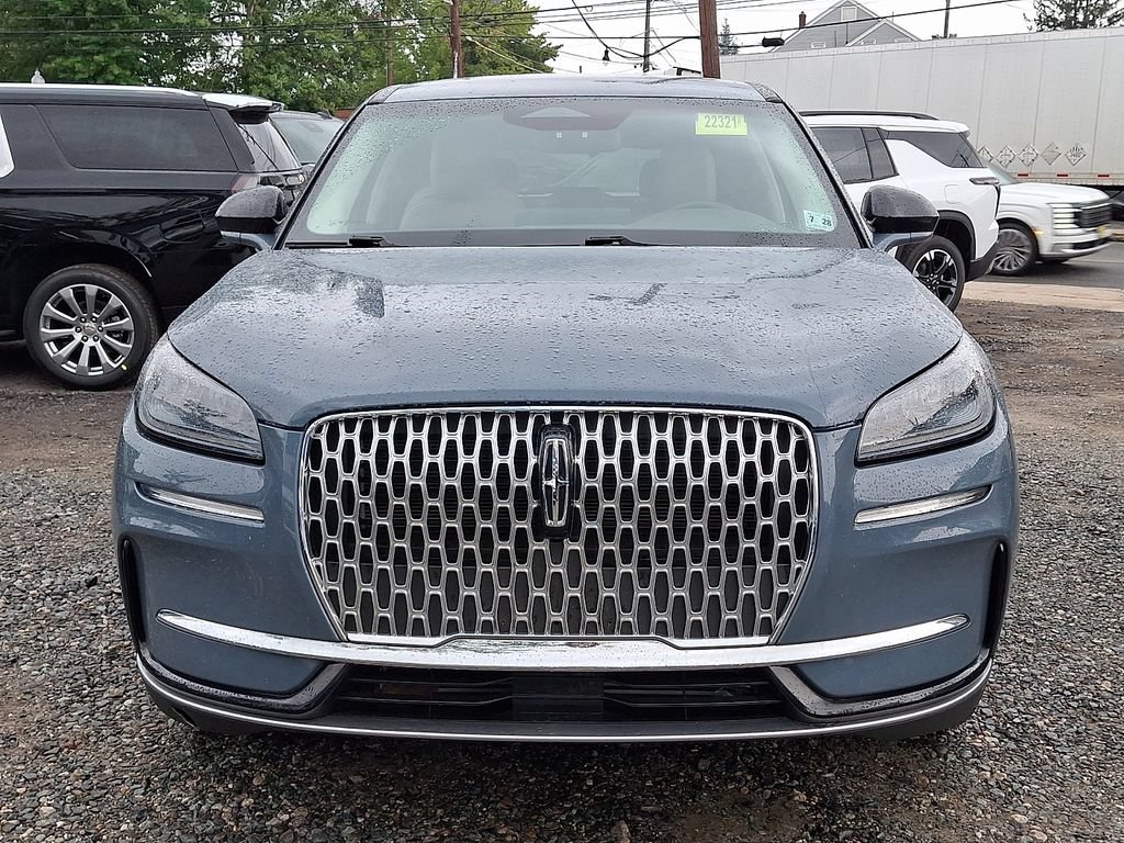 Used 2023 Lincoln Corsair AWD image 2