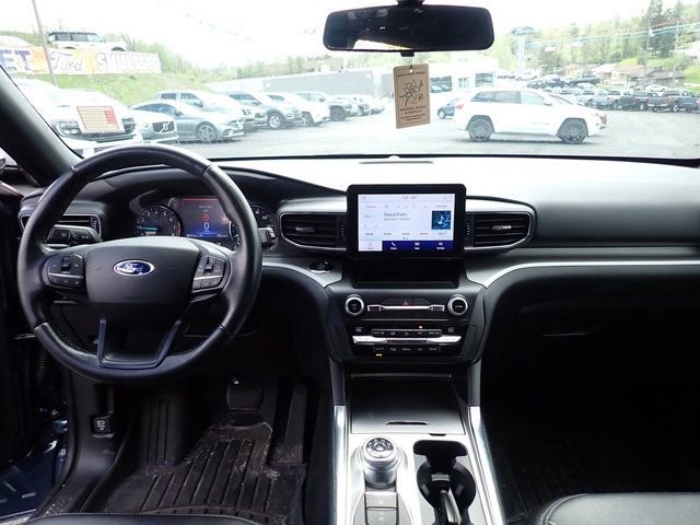 Used 2020 Ford Explorer XLT w/ Equipment Group 202A image 13