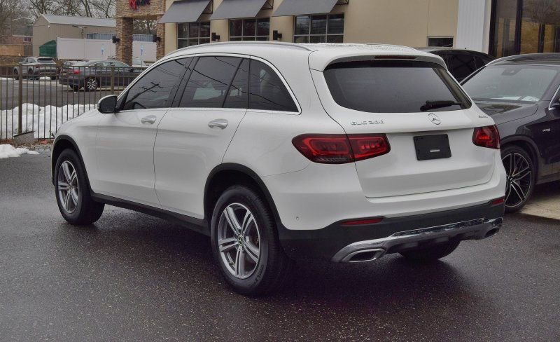 Used 2022 Mercedes-Benz GLC 300 4MATIC w/ Premium Package Lite image 4