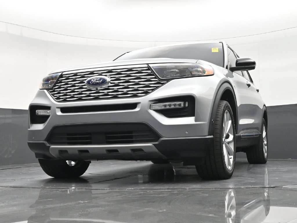 Used 2022 Ford Explorer Platinum w/ Equipment Group 601A AWD/4WD image 27