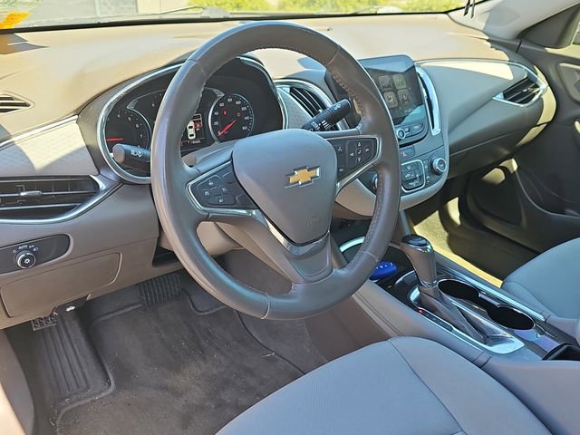 Used 2018 Chevrolet Malibu LT image 12