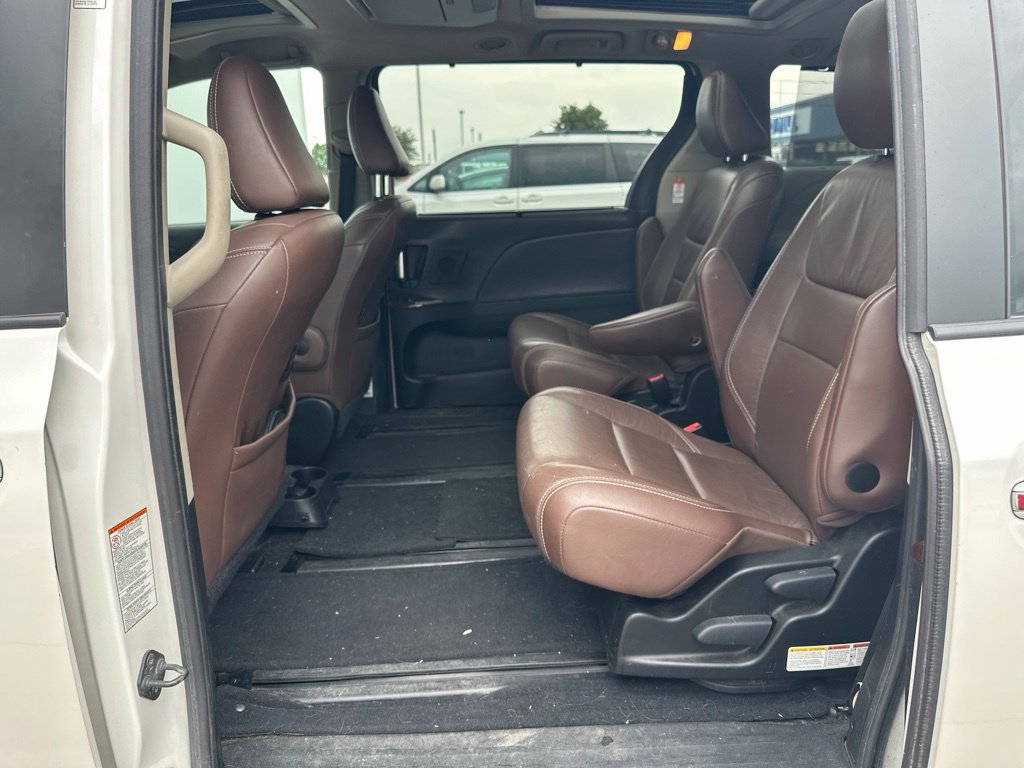 Used 2015 Toyota Sienna Limited Premium AWD/4WD image 17