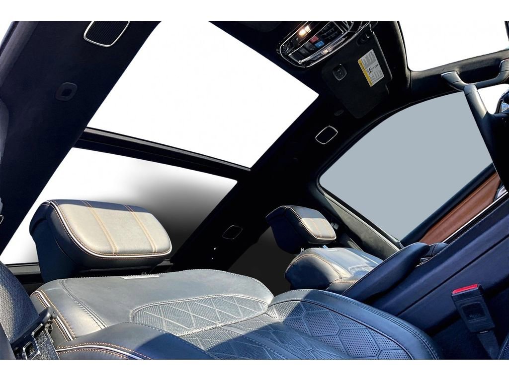 Certified 2024 Jeep Grand Wagoneer L Series III image 19
