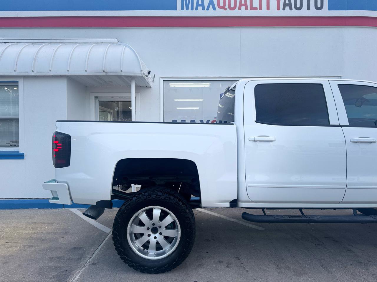 Used 2018 Chevrolet Silverado 1500 LT w/ Trailering Package AWD/4WD image 26