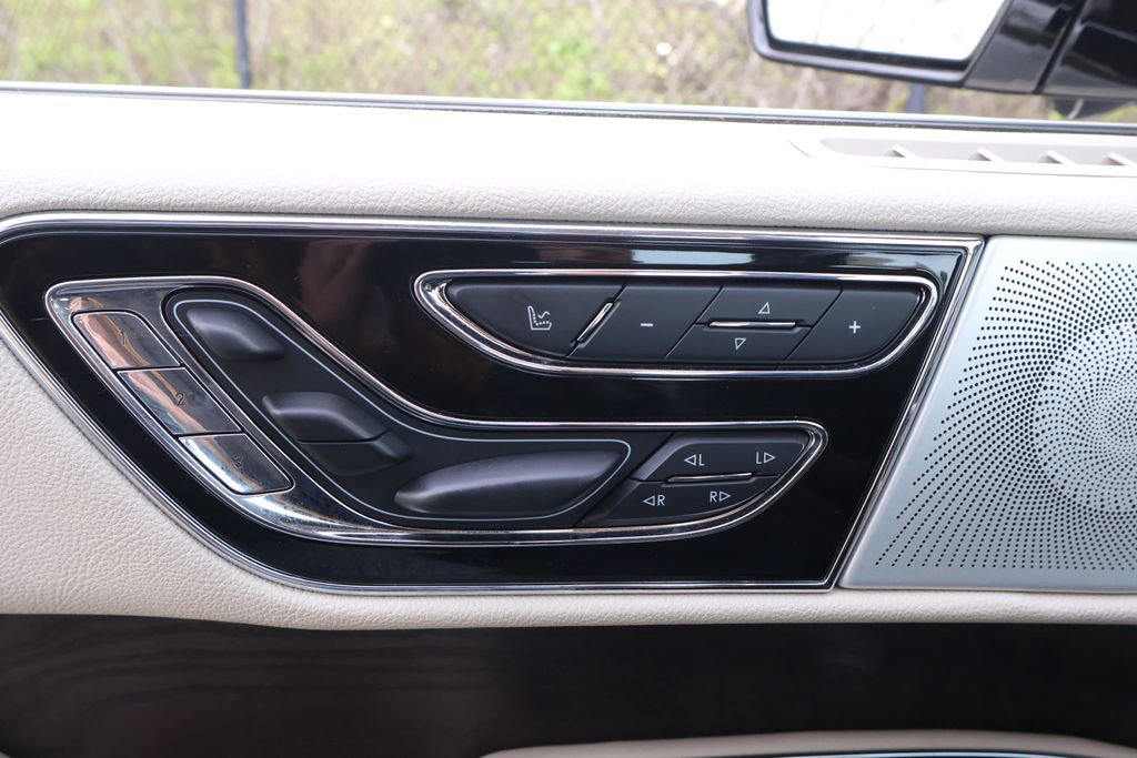 Used 2021 Lincoln Navigator L Reserve w/ Luxury Package image 40