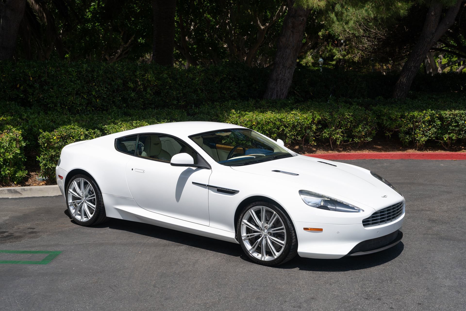 Used 2012 Aston Martin Virage Coupe RWD image 1